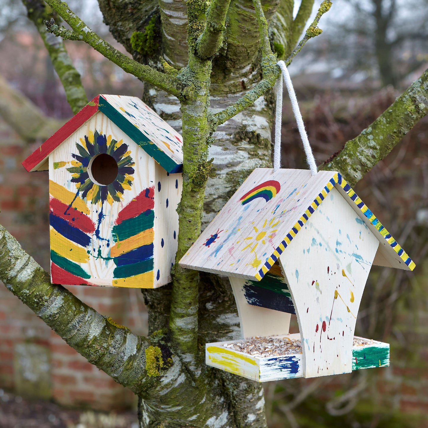 Gardman Paint your Own Nest Box with feeder